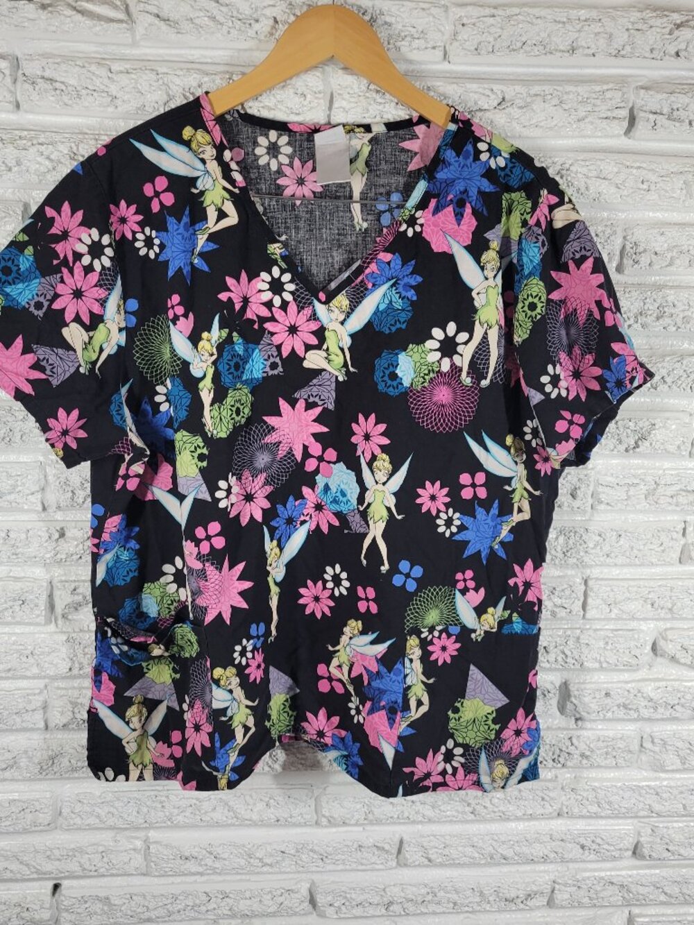 Disney Tinkerbell Scrub Top XL Multi Color Floral Cotton Nurse Medical NOV100E